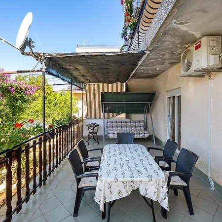 2 Bedroom In Апартаменты *