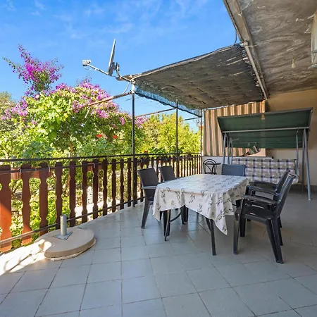 2 Bedroom In Апартаменты *