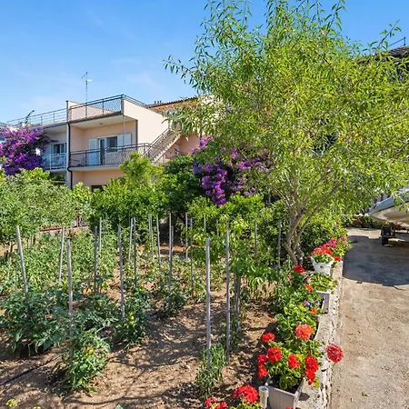 2 Bedroom In Апартаменты *