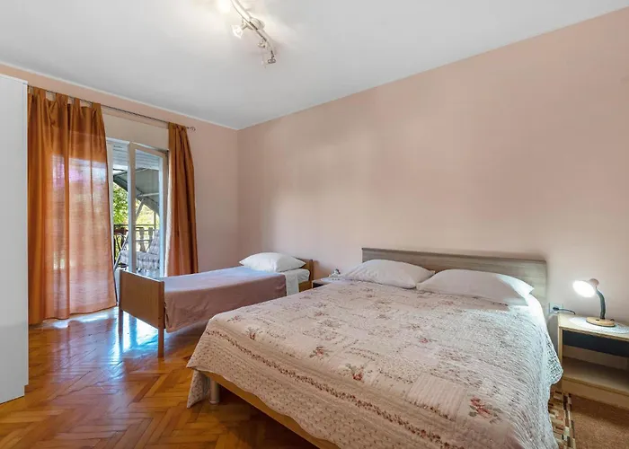 2 Bedroom In Appartement Šibenik